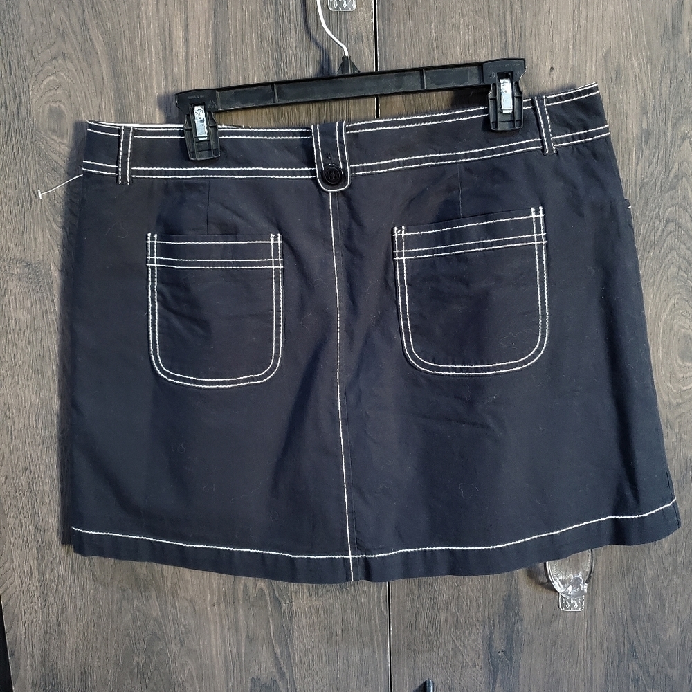 Dockers Black Skort Skirt Short Size  12 L👀k Nice Material ♥️ NWOT